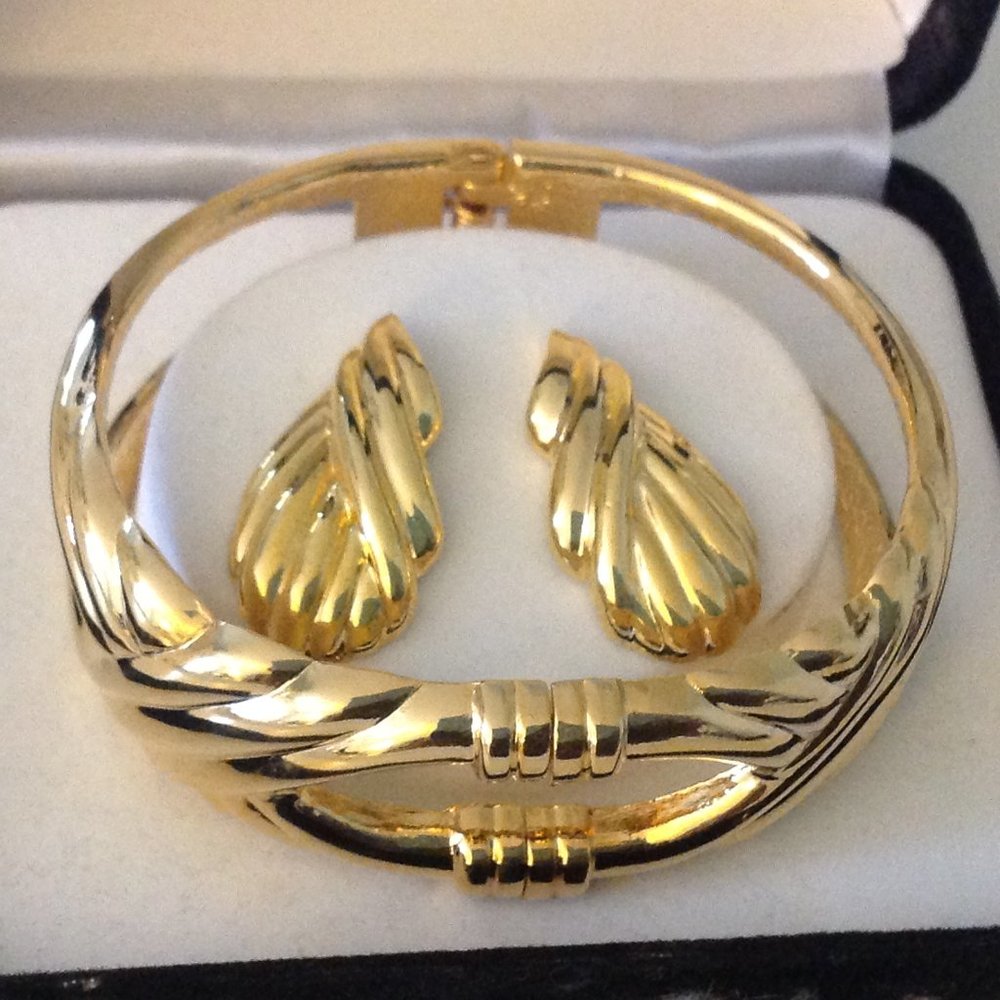 Bracelet & Earring Set